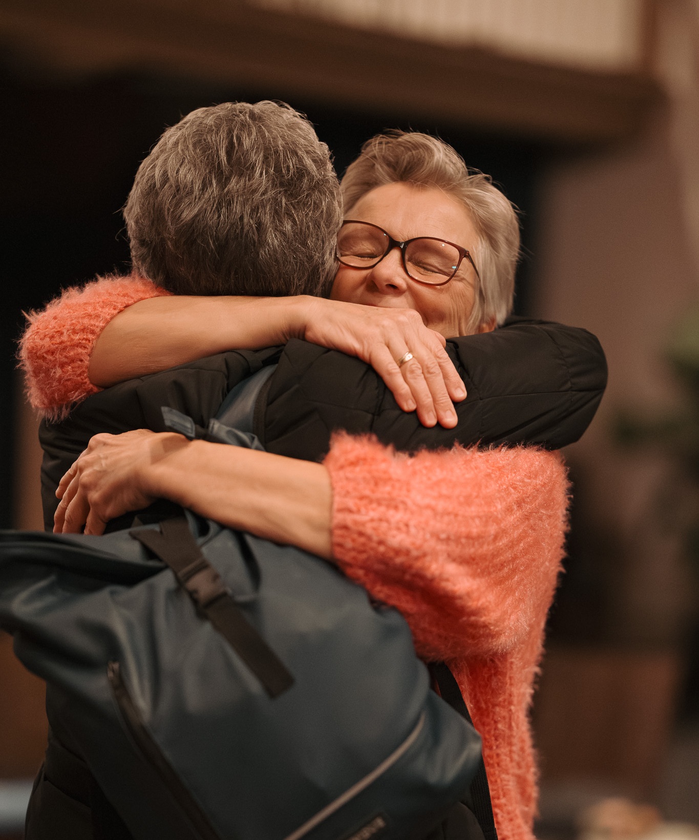 Rustige, warme sfeer tijdens een helende bijeenkomst